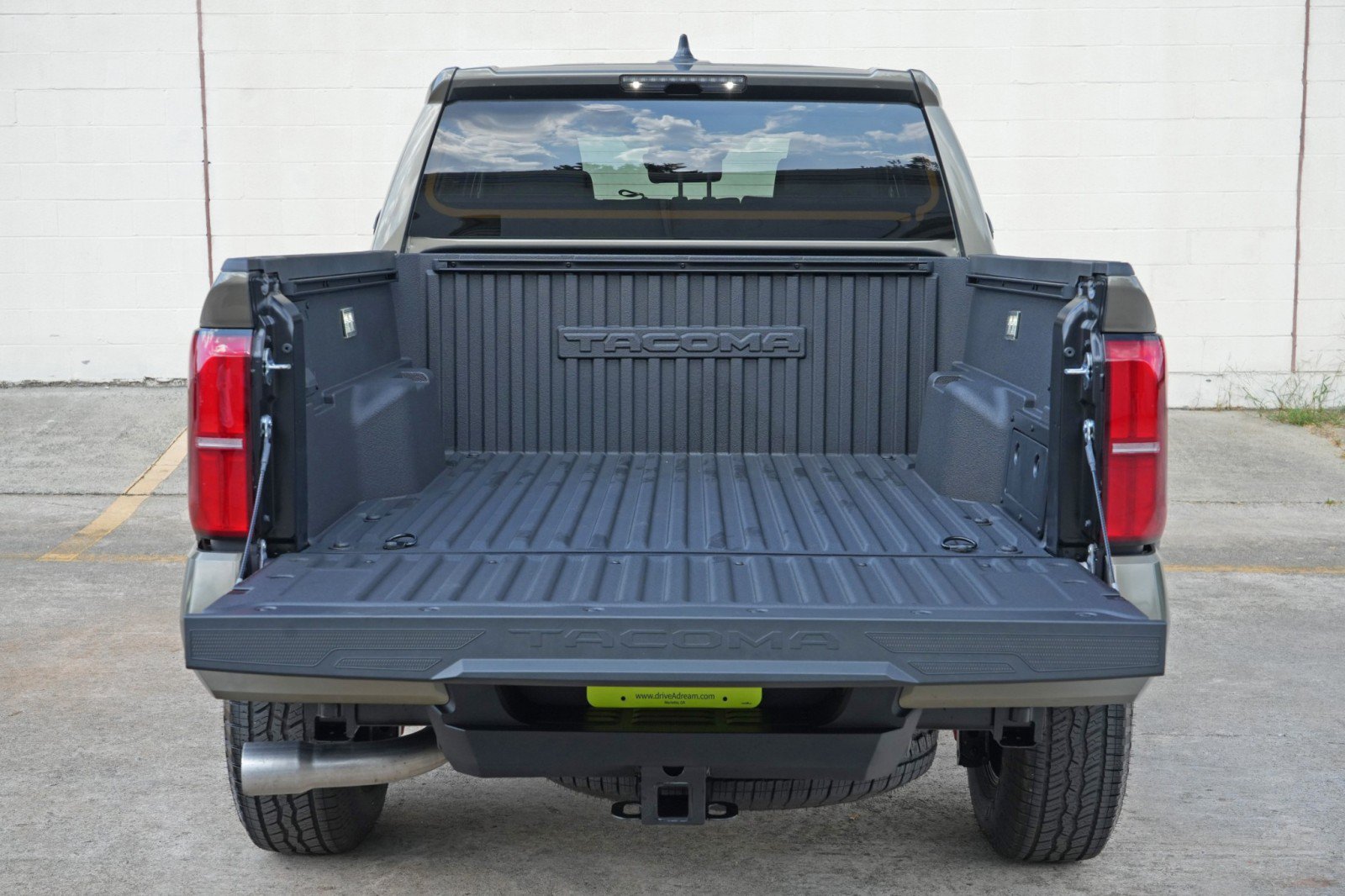 Used 2025 Toyota Tacoma TRD Off-Road AWD/4WD image 10