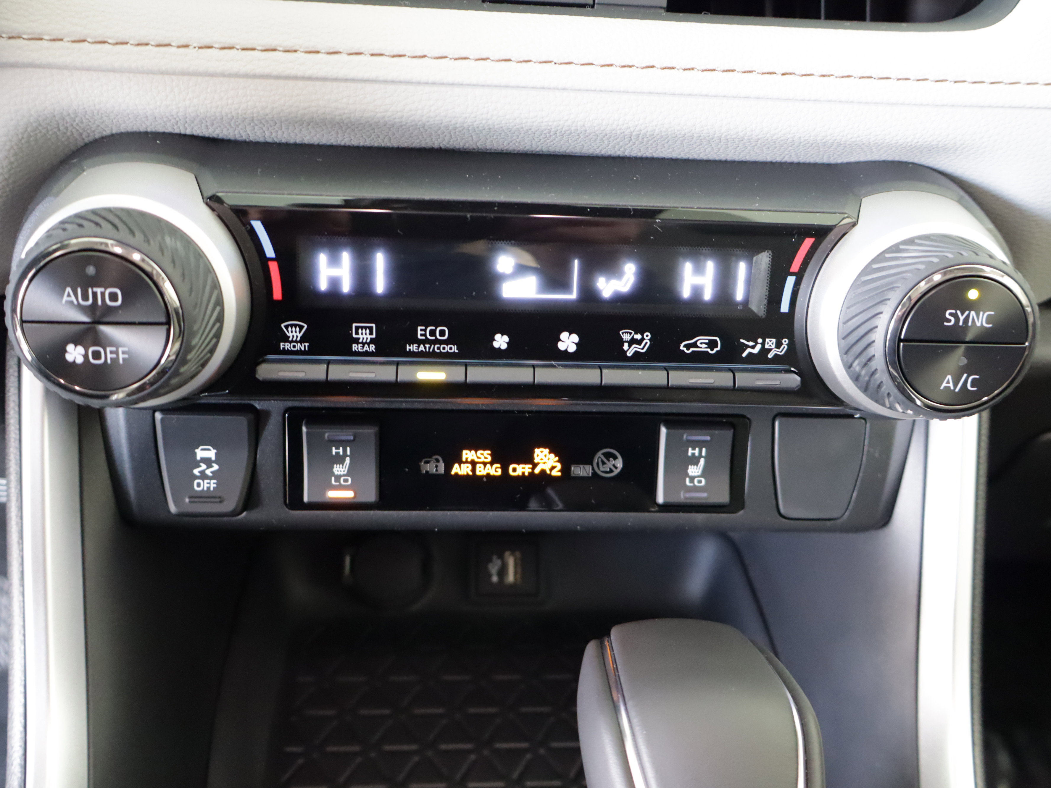 Used 2025 Toyota RAV4 XLE Premium w/ Weather Package image 16