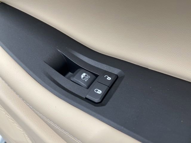 New 2025 Jeep Grand Cherokee L Limited w/ Trailer Tow Package image 33
