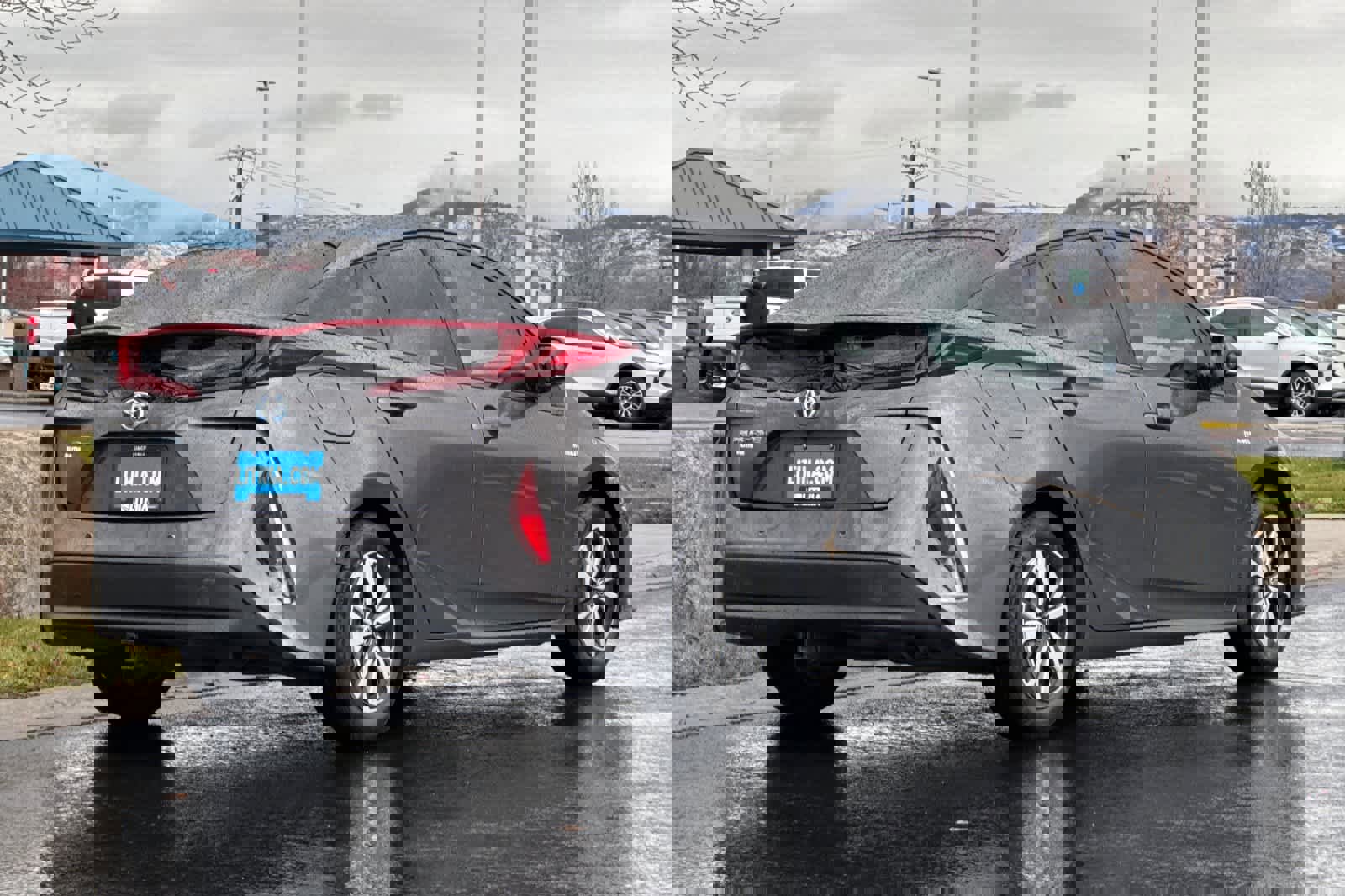 Used 2017 Toyota Prius Prime Advanced image 2