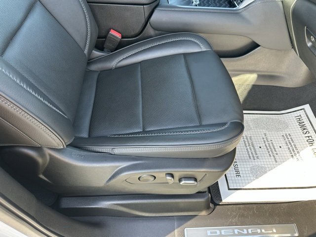 Used 2022 GMC Yukon Denali image 15