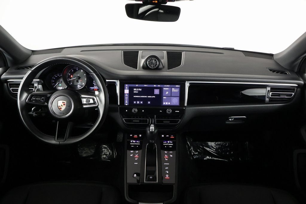 Used 2024 Porsche Macan AWD/4WD image 8