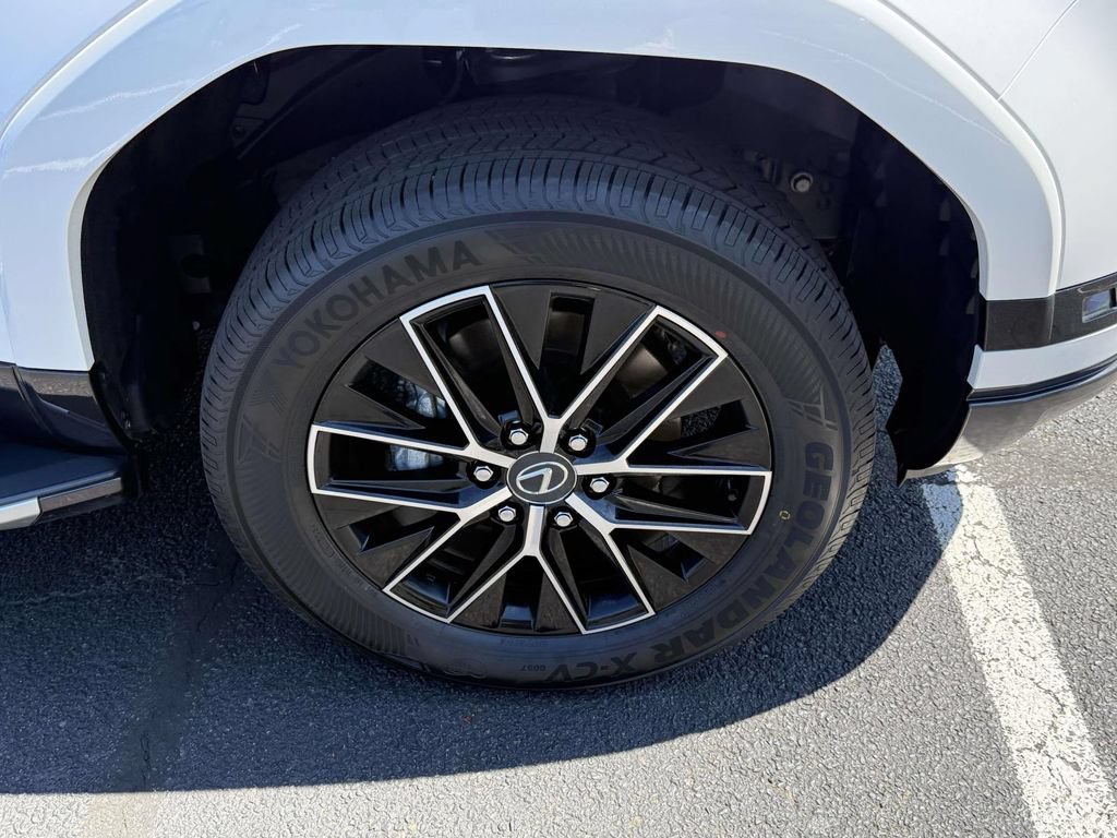 Used 2024 Lexus GX 550 AWD/4WD image 7