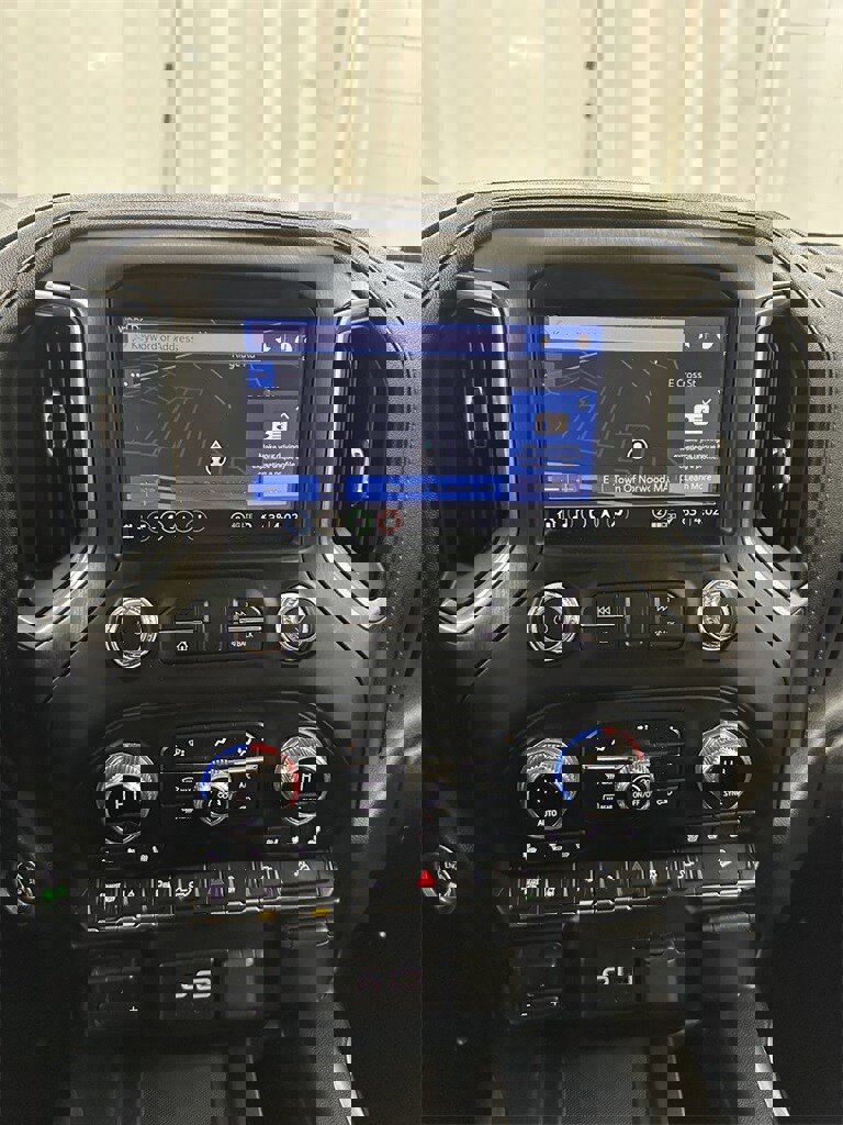 Used 2021 GMC Sierra 2500 AT4 w/ AT4 Premium Plus Package image 24