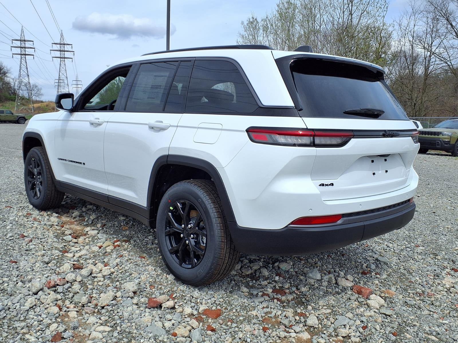New 2026 Jeep Grand Cherokee Altitude AWD/4WD image 4