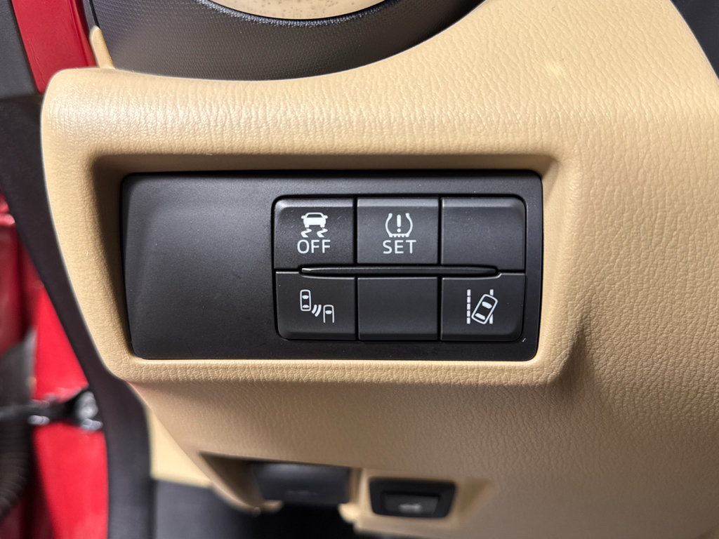 Used 2016 MAZDA MX-5 Miata Grand Touring RWD image 32