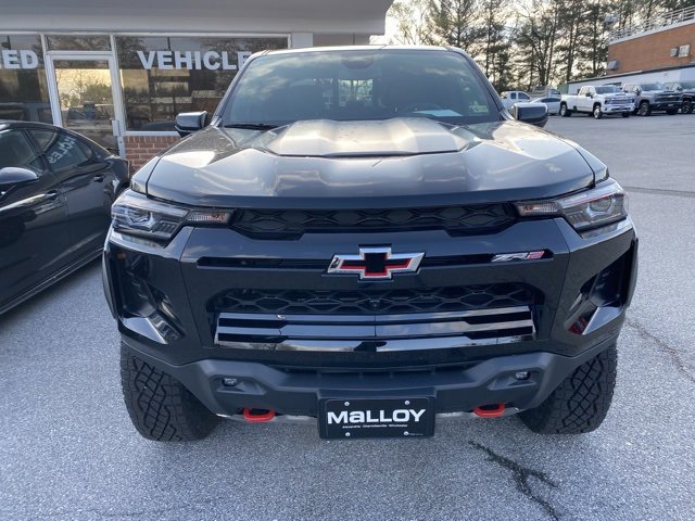 Used 2024 Chevrolet Colorado ZR2 w/ ZR2 Convenience Package III image 2