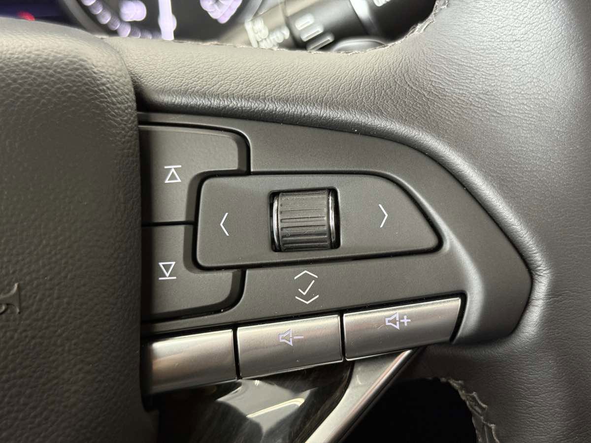 Used 2024 Cadillac XT6 Premium Luxury w/ Technology Package image 50