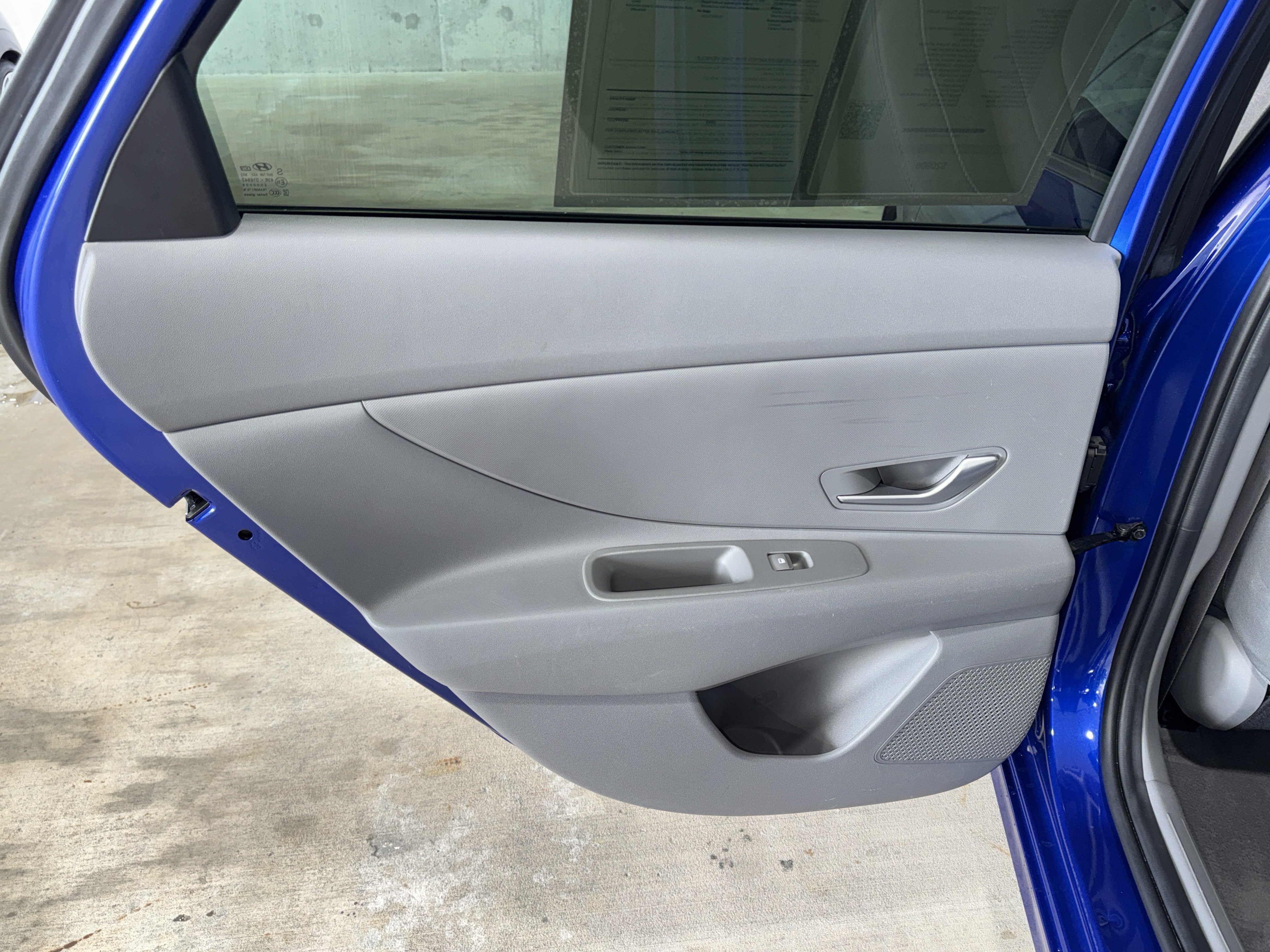 Used 2025 Hyundai Elantra SE FWD image 15