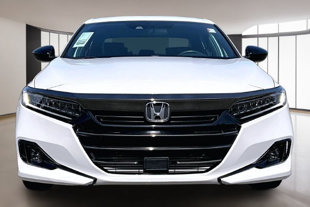 Used 2022 Honda Accord Sport image 2