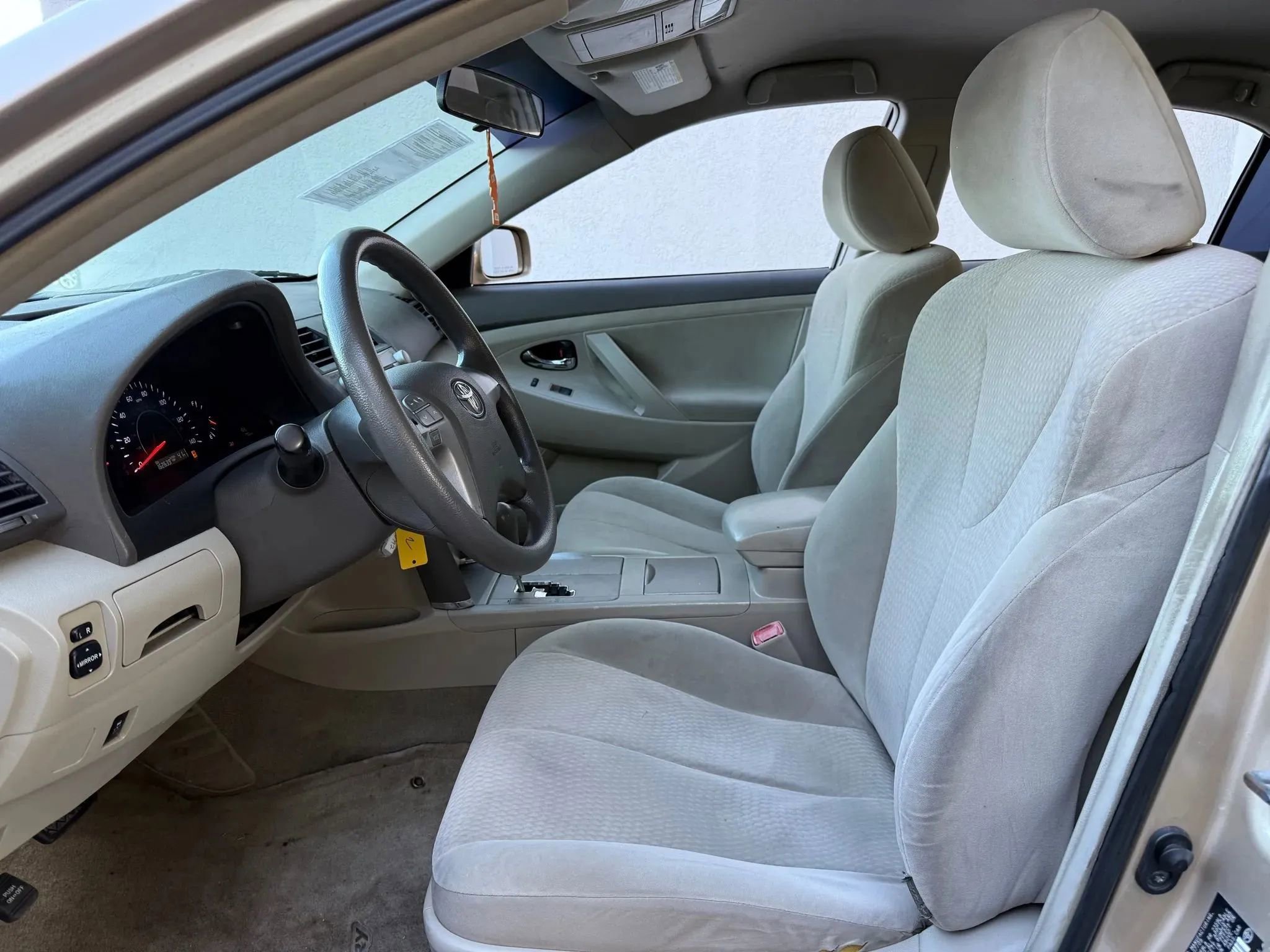Used 2010 Toyota Camry image 2