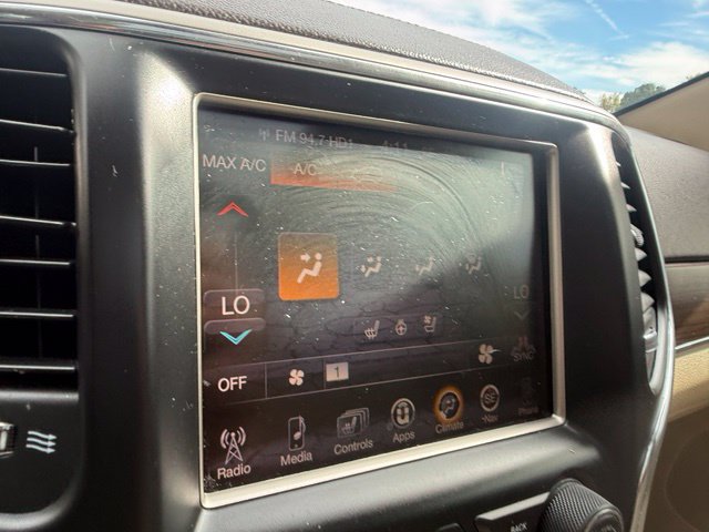 Used 2016 Jeep Grand Cherokee Overland AWD/4WD image 24