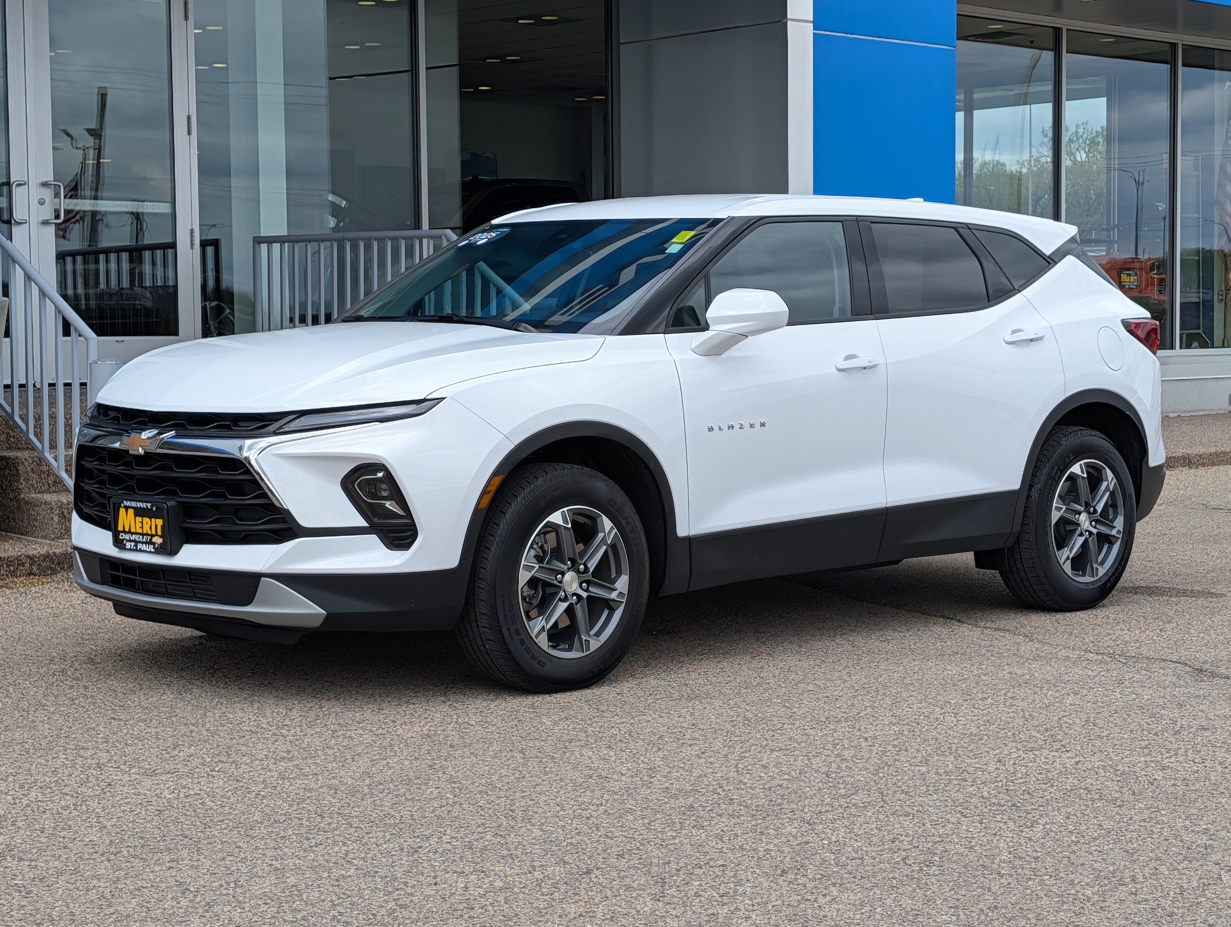 Certified 2025 Chevrolet Blazer LT AWD/4WD image 6