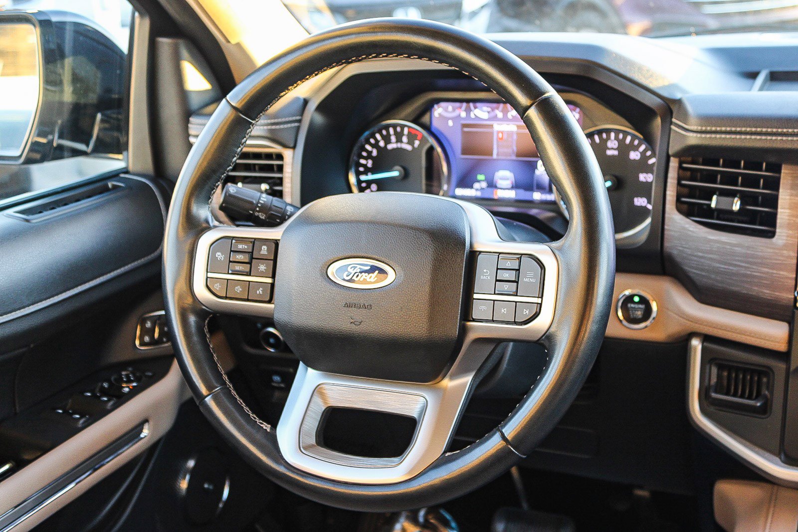 Used 2024 Ford Expedition Max Limited image 16