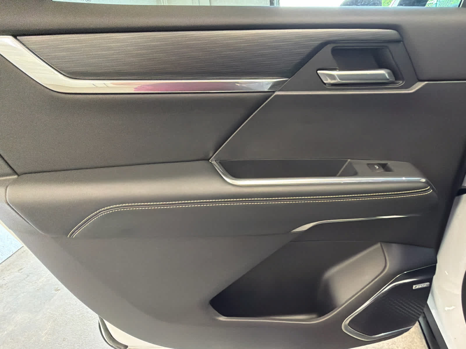 Used 2025 GMC Acadia Elevation FWD image 29