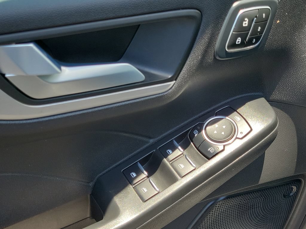Used 2023 Ford Escape Platinum FWD image 27