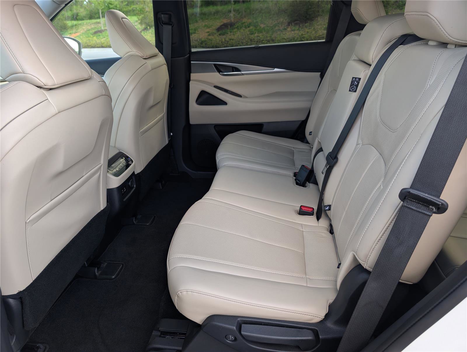 Used 2023 INFINITI QX60 Luxe w/ Cargo Package image 16