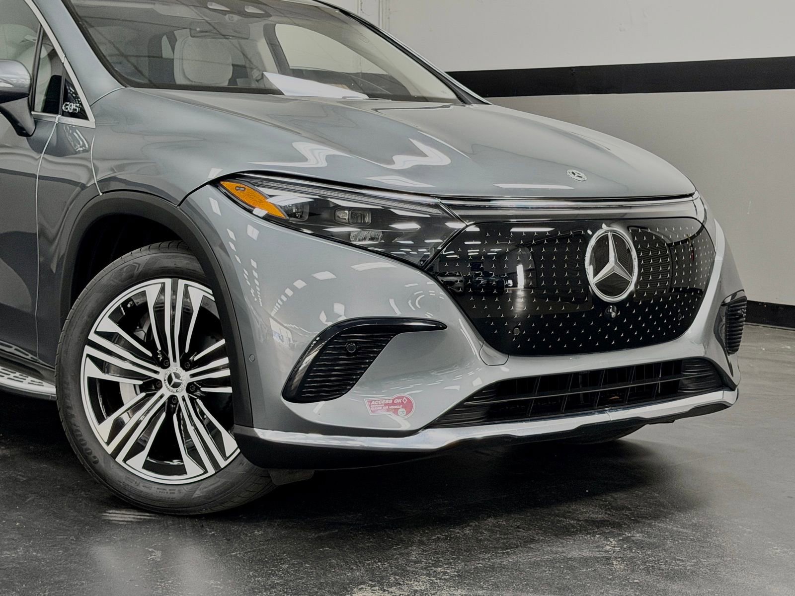 Certified 2023 Mercedes-Benz EQS 450+ 4MATIC SUV w/ Exclusive Trim Package image 3