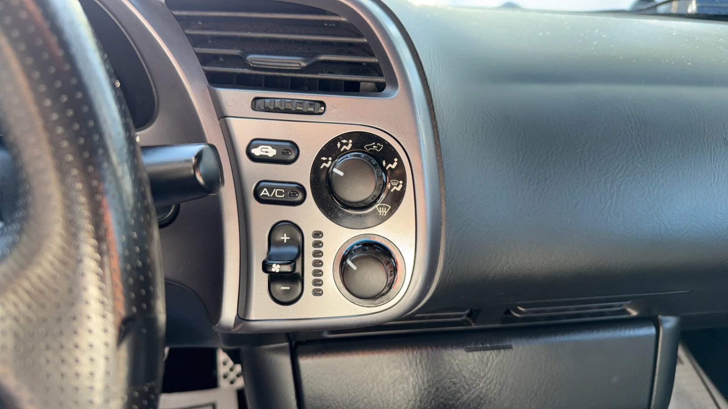 Used 2002 Honda S2000 image 26