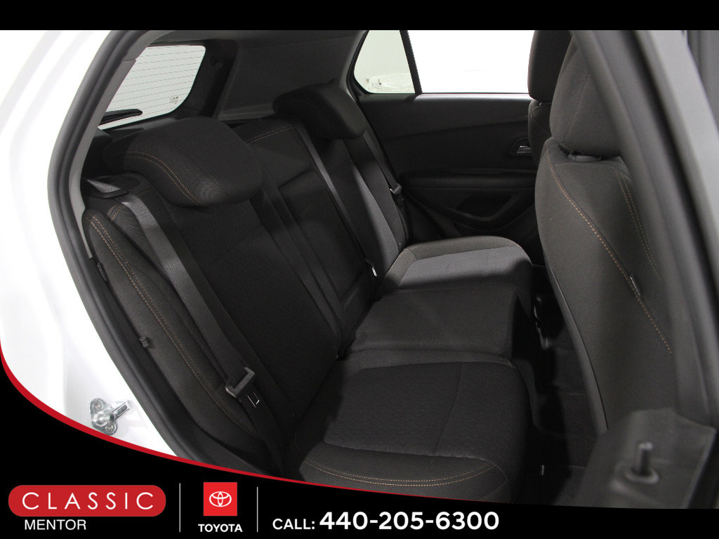 Used 2022 Chevrolet Trax LS w/ Tint and Cruise Package image 17