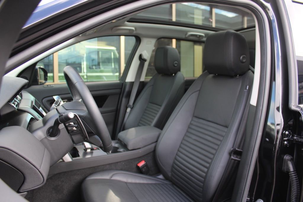 Certified 2025 Land Rover Discovery Sport S image 5
