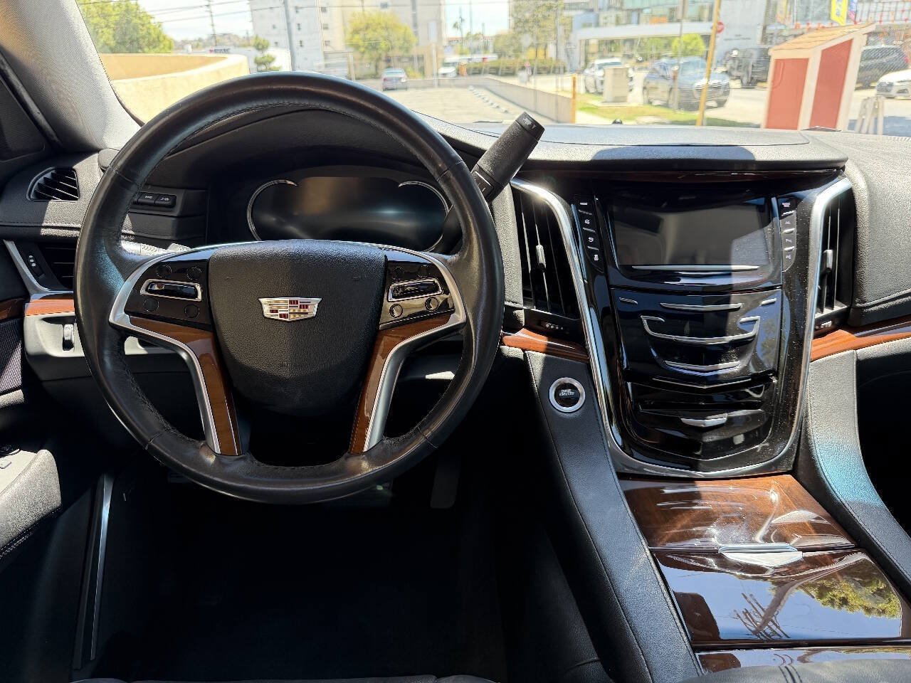 Used 2018 Cadillac Escalade ESV Luxury RWD image 8