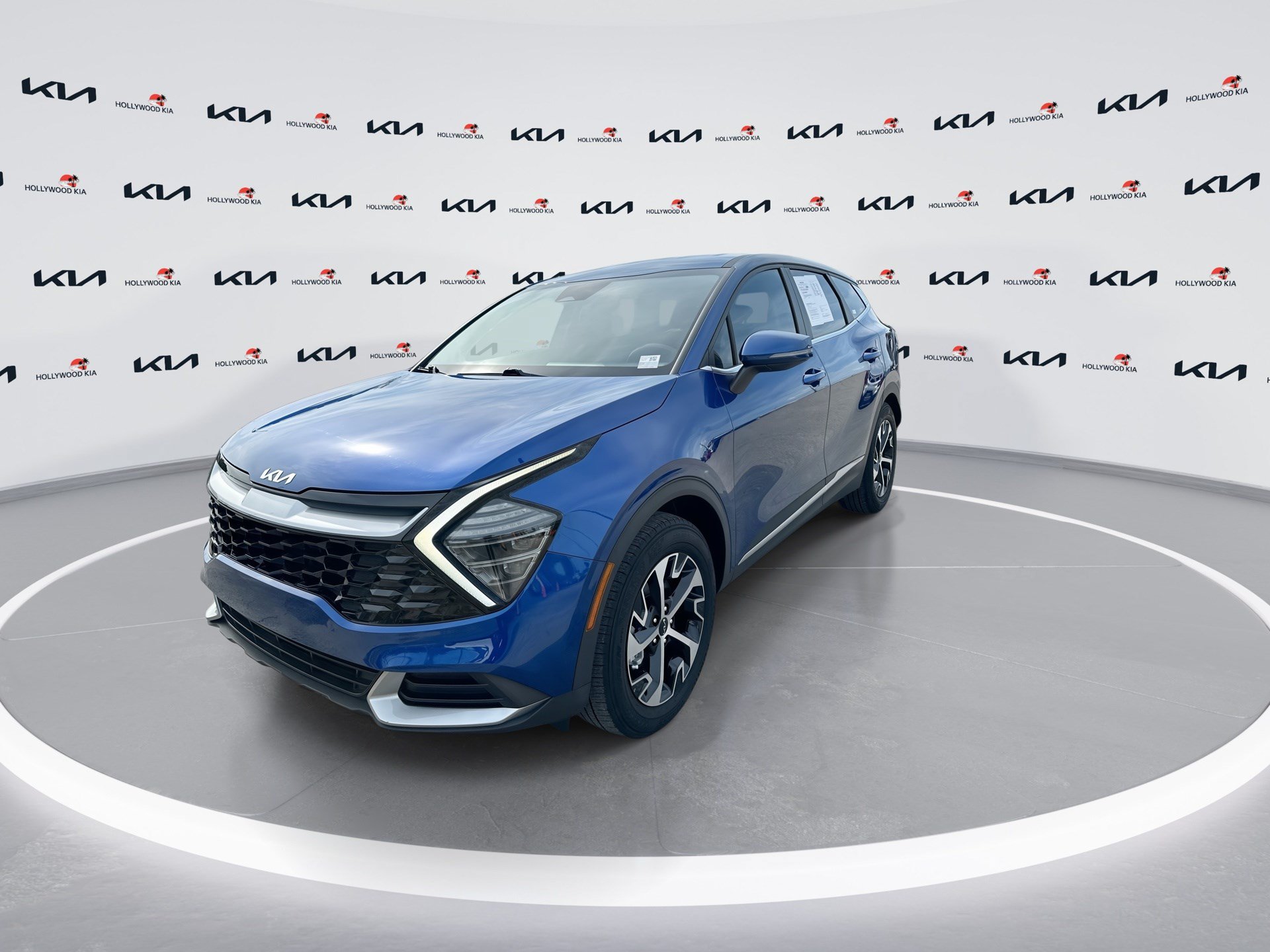 Used 2024 Kia Sportage EX FWD image 4