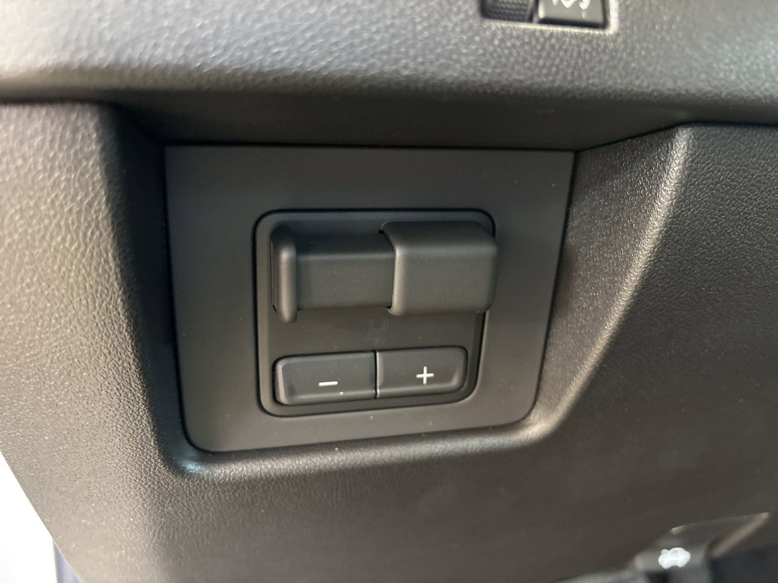 New 2026 GMC Canyon Elevation w/ Convenience Package RWD image 12