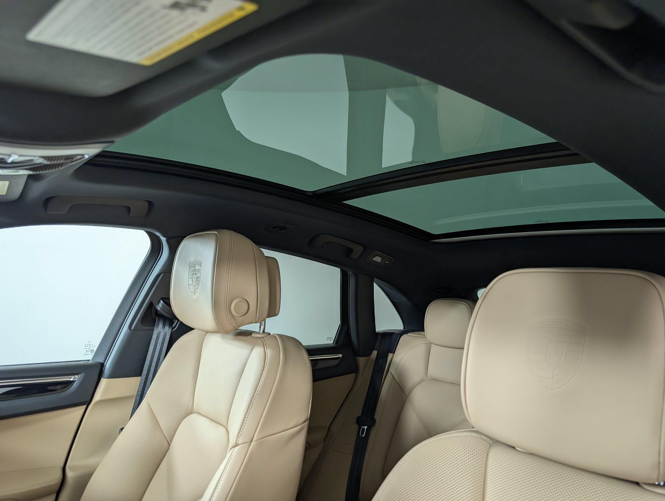 Certified 2026 Porsche Macan AWD/4WD image 19