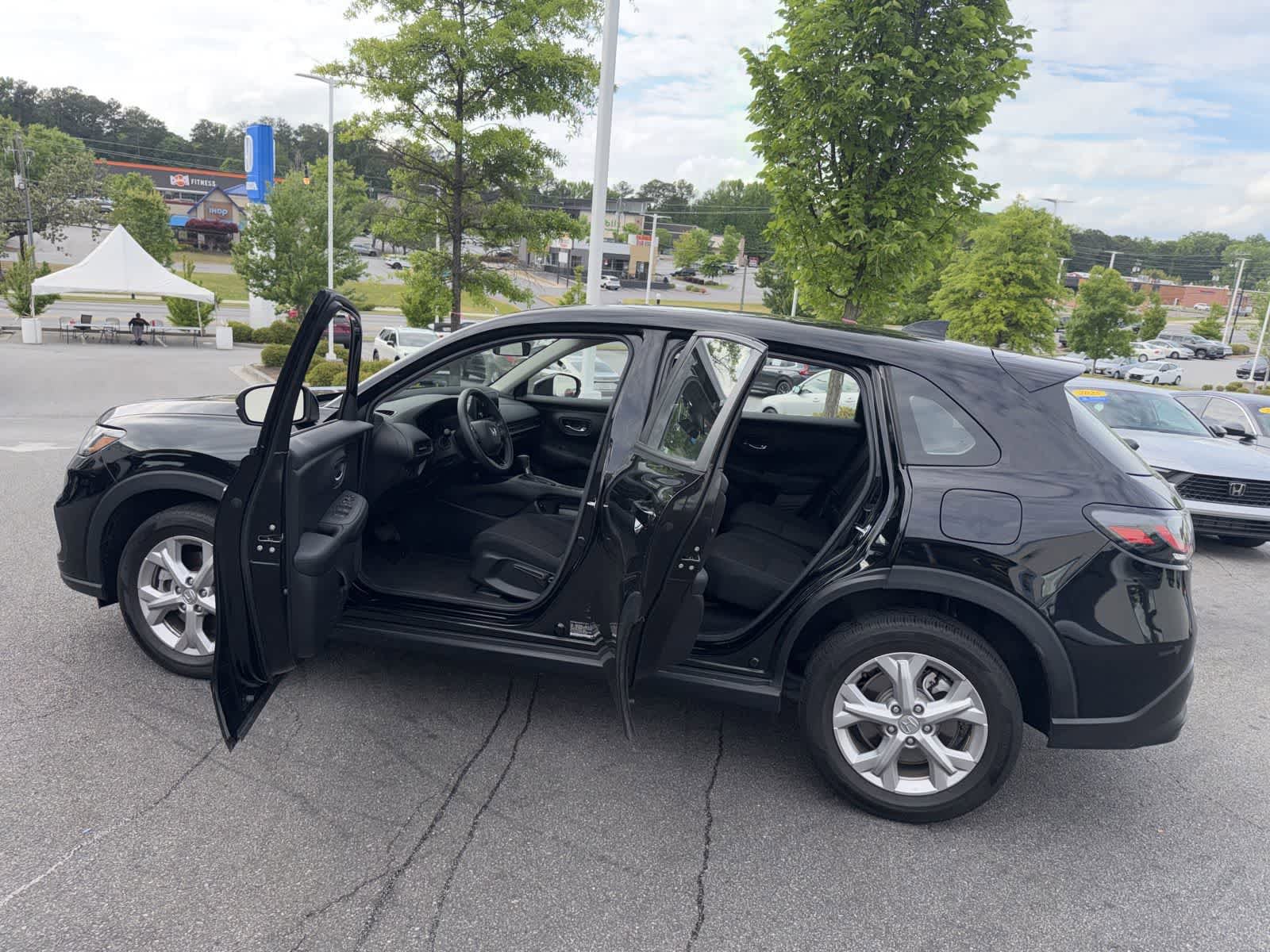 Used 2023 Honda HR-V LX image 18