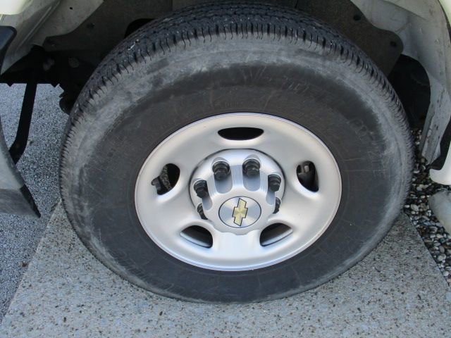 Used 2024 Chevrolet Express 2500 w/ Driver Convenience Package RWD image 24
