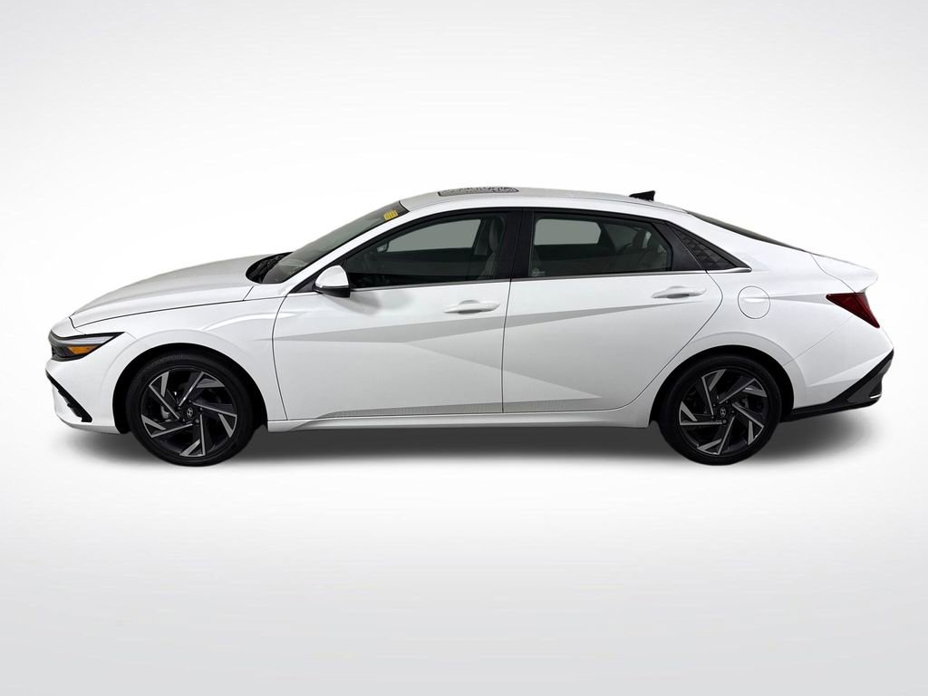 Used 2025 Hyundai Elantra Limited FWD image 8