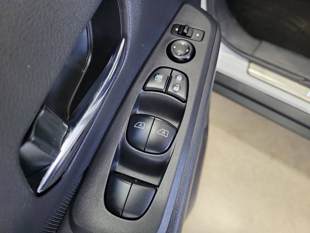 Used 2023 Nissan Kicks SV FWD image 20