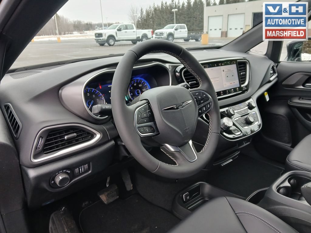 New 2026 Chrysler Voyager LX FWD image 11