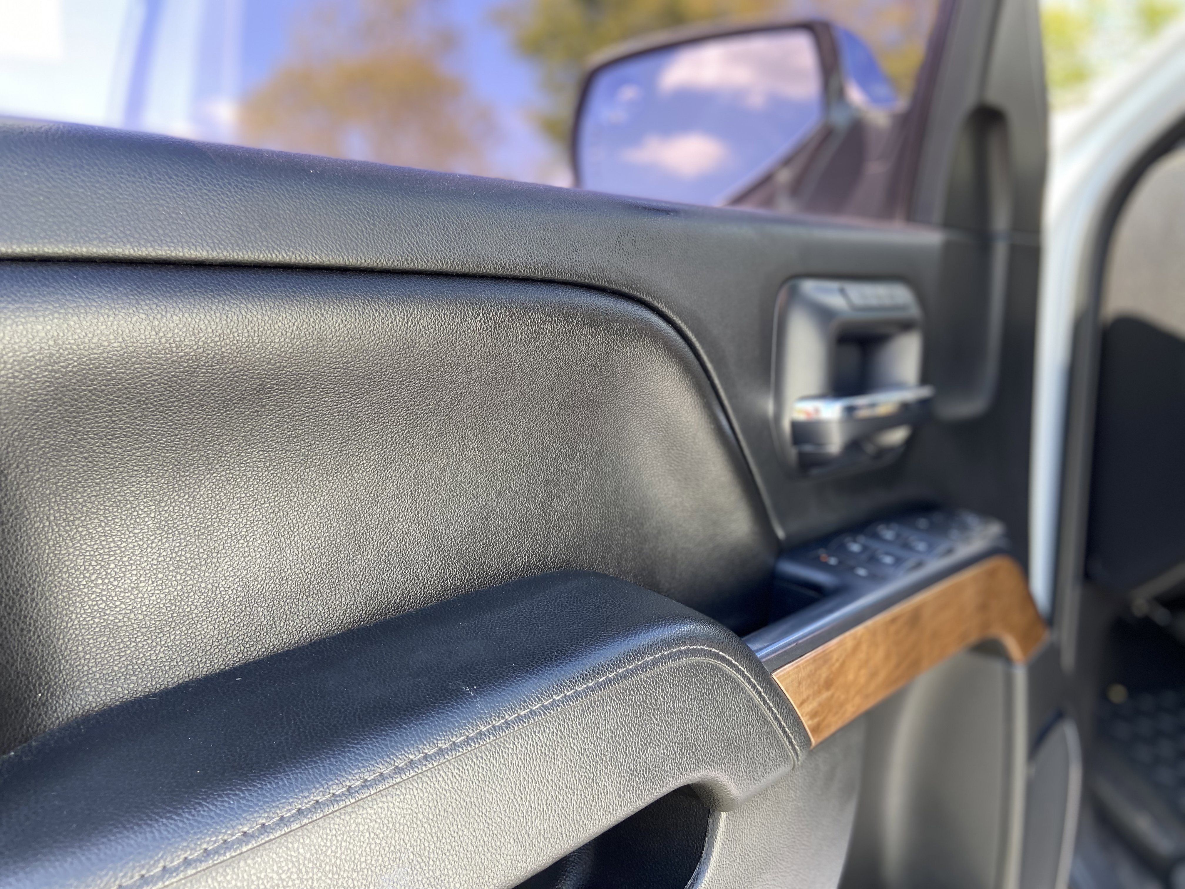 Used 2016 Chevrolet Silverado 1500 LTZ image 30