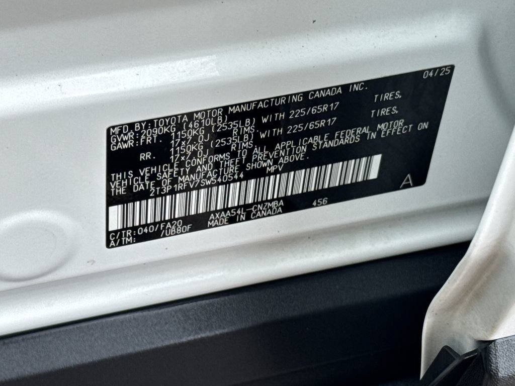 Used 2025 Toyota RAV4 XLE AWD/4WD image 45