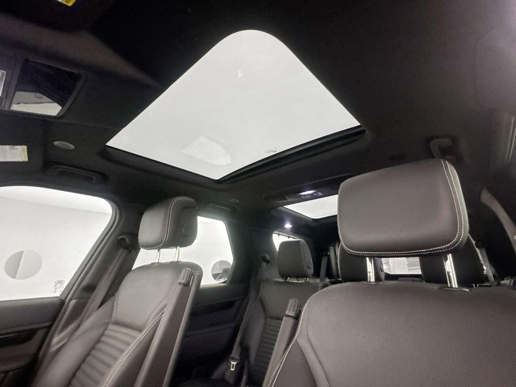 Certified 2023 Land Rover Discovery S R-Dynamic image 21