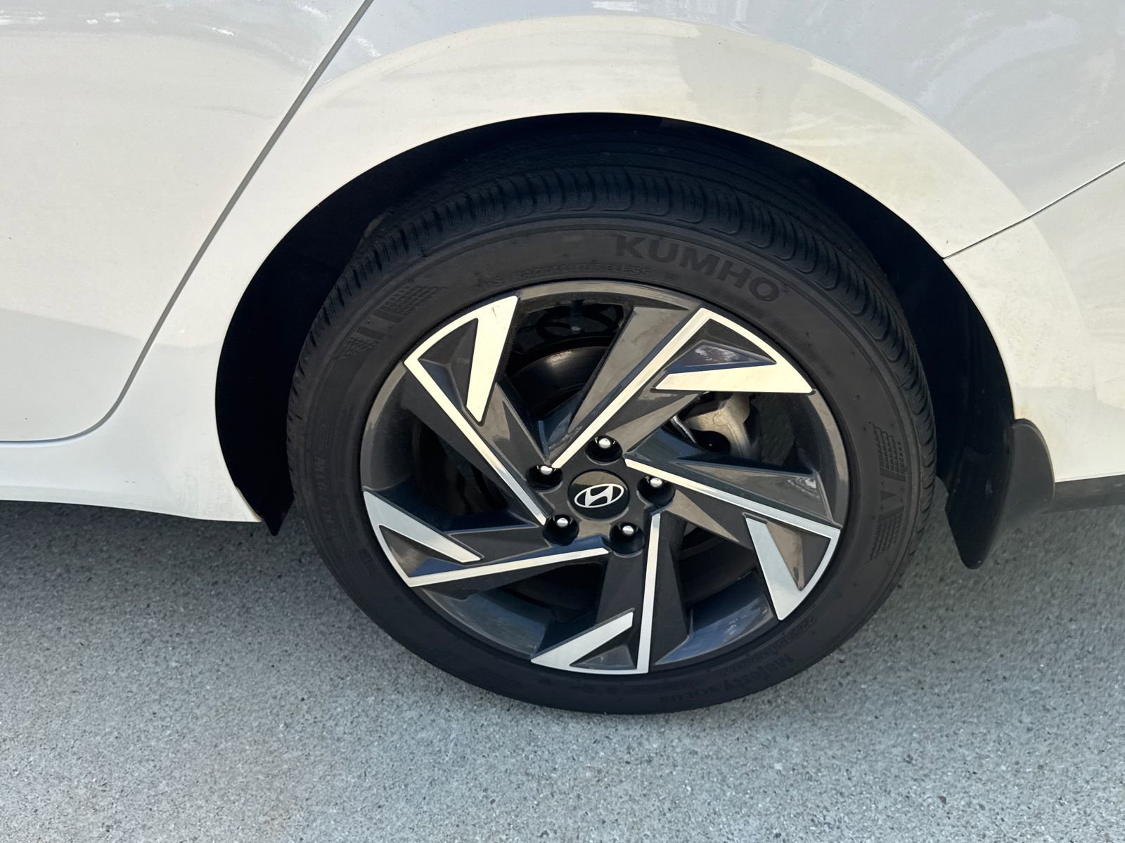 Certified 2025 Hyundai Elantra Sport FWD image 19