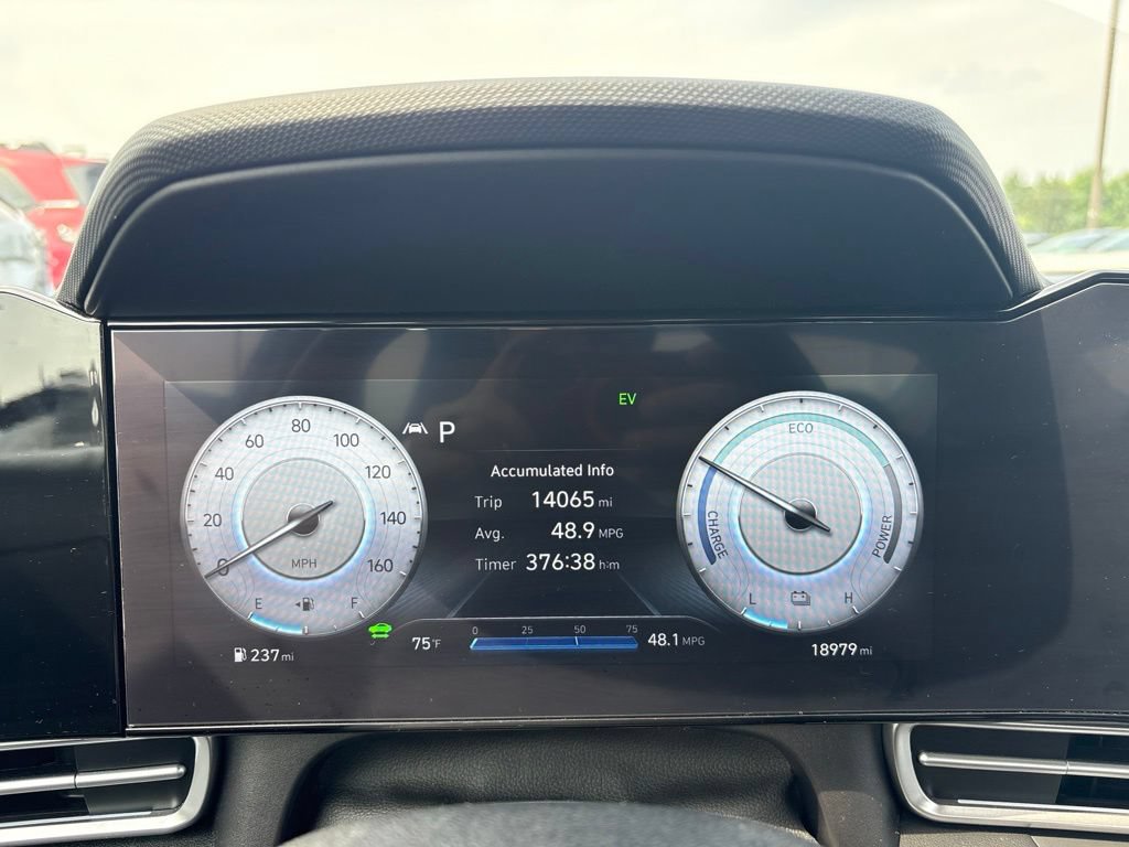 Used 2023 Hyundai Elantra Limited FWD image 8