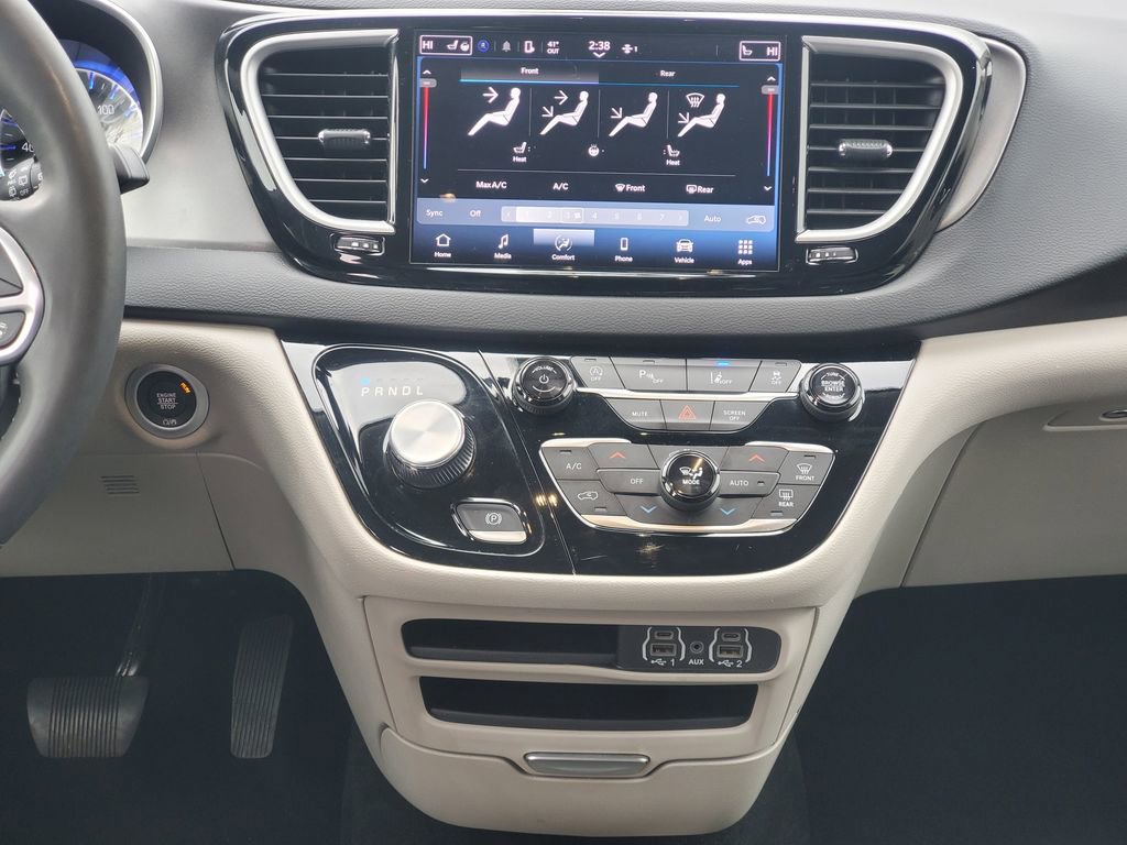 Used 2024 Chrysler Pacifica Touring-L image 34