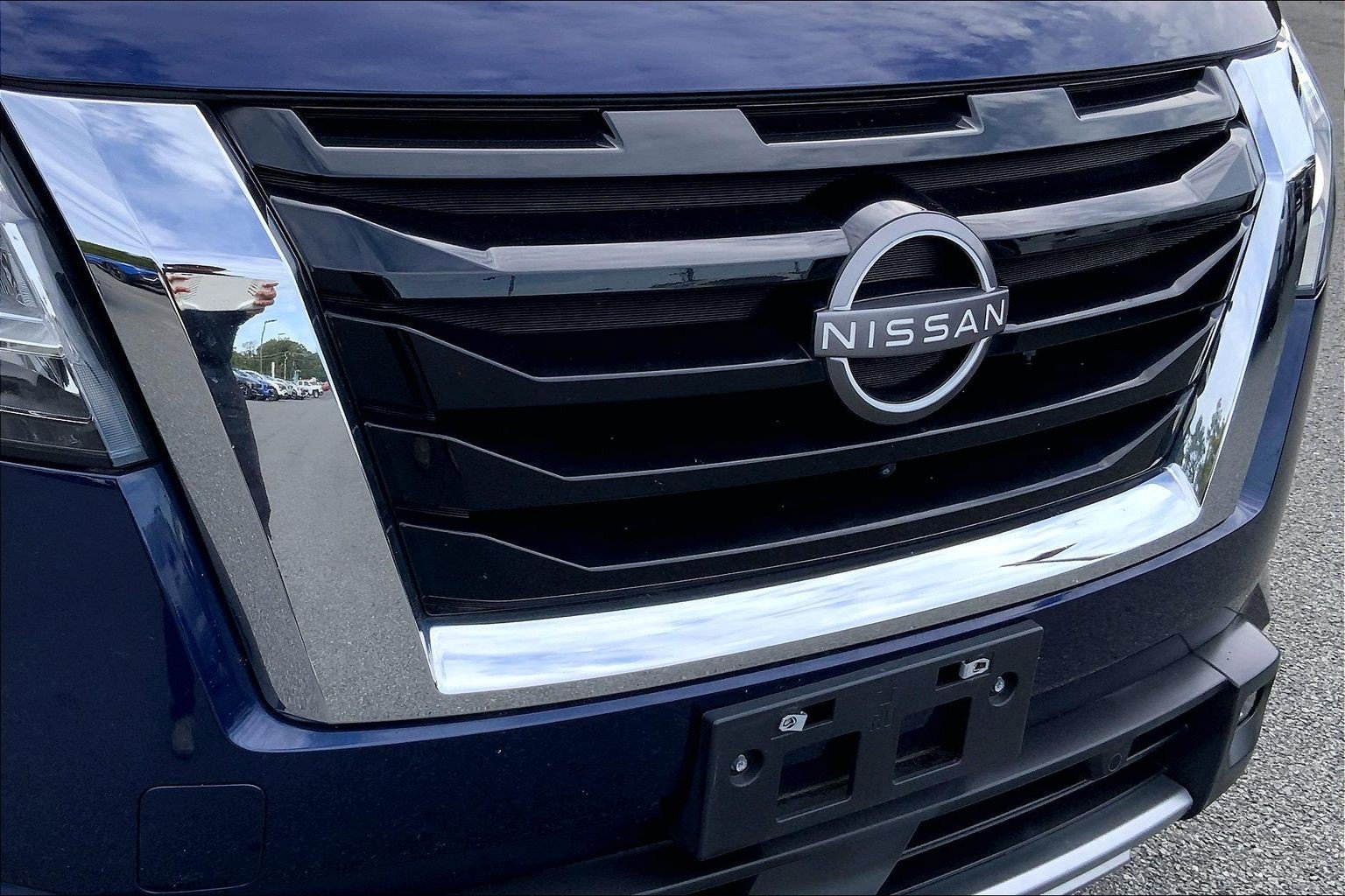 Used 2022 Nissan Pathfinder Platinum w/ Cargo Package AWD/4WD image 34