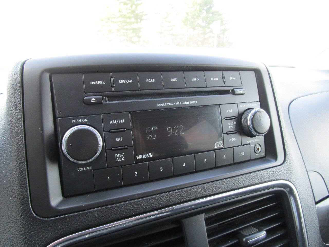 Used 2016 Dodge Grand Caravan SXT image 16