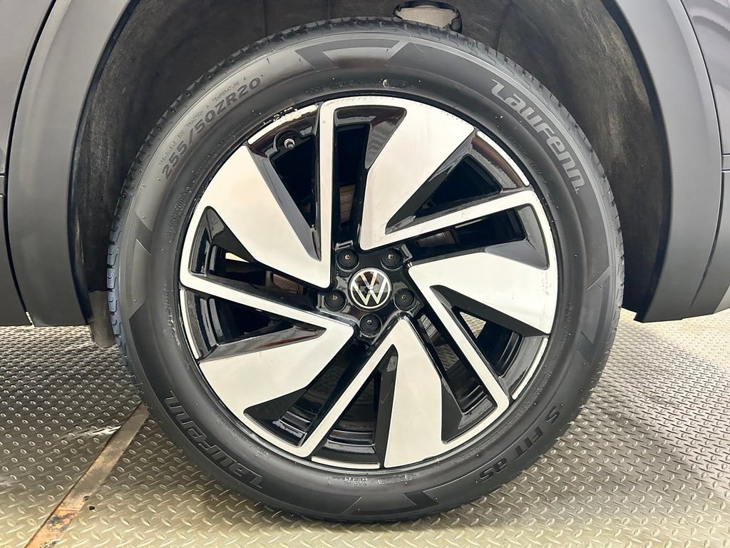 Used 2025 Volkswagen Atlas SE AWD/4WD image 8