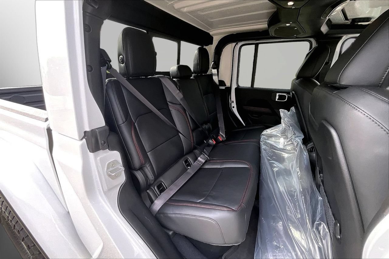 New 2026 Jeep Gladiator Rubicon w/ Steel Power Dome Hood Package AWD/4WD image 17