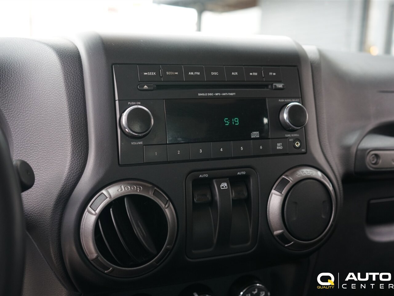 Used 2018 Jeep Wrangler Sport AWD/4WD image 17