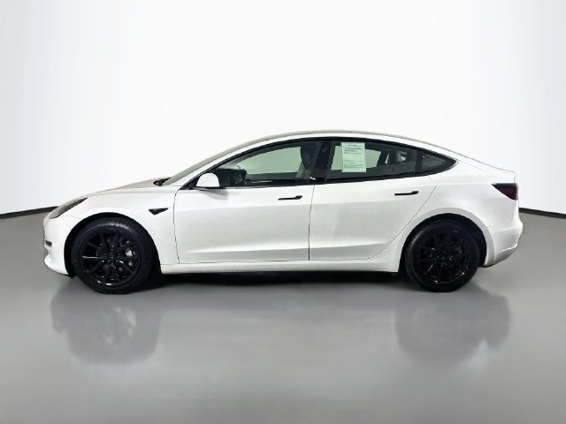 Used 2023 Tesla Model 3 Standard Range RWD image 4