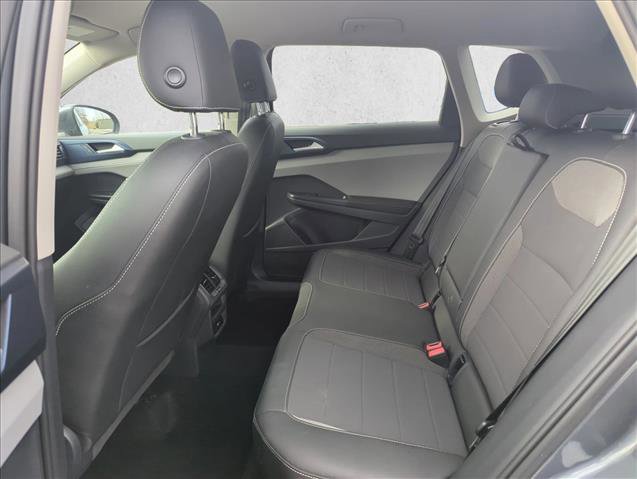 Used 2024 Volkswagen Taos SE image 17