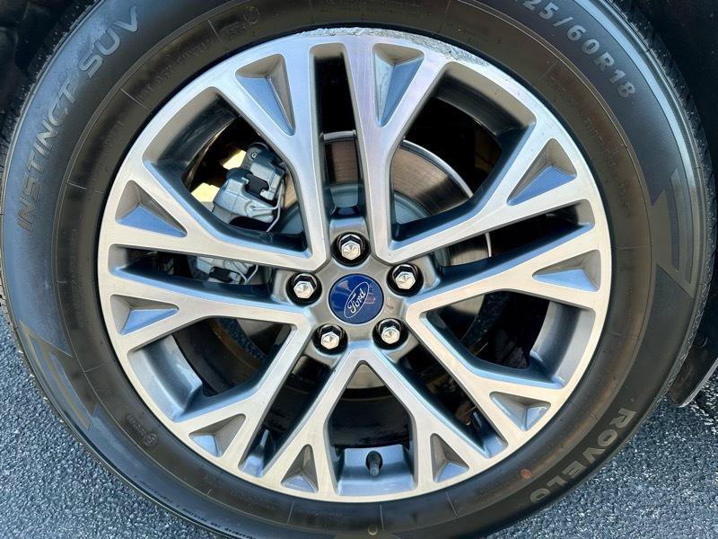 Used 2022 Ford Escape SEL w/ Technology Package FWD image 27