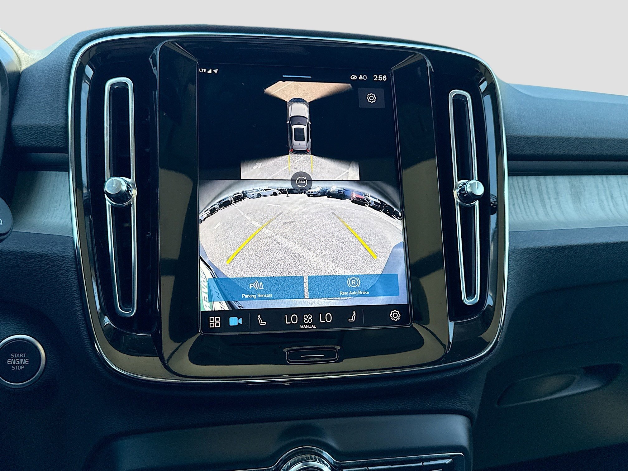 Used 2025 Volvo XC40 B5 Ultra image 34