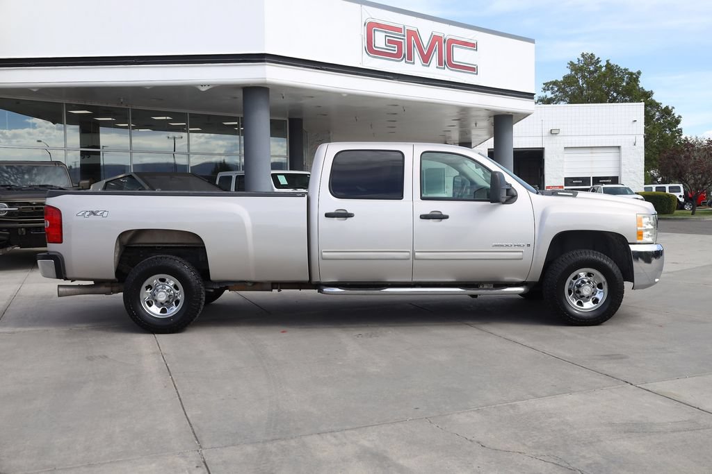 Used 2009 Chevrolet Silverado 3500 LT w/ Exterior Plus Package AWD/4WD image 7